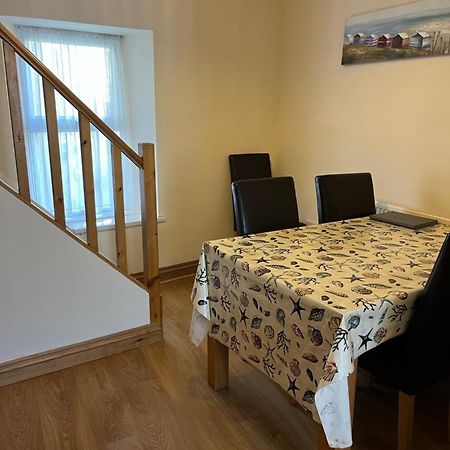 A Family Cottage In Tenby Εξωτερικό φωτογραφία